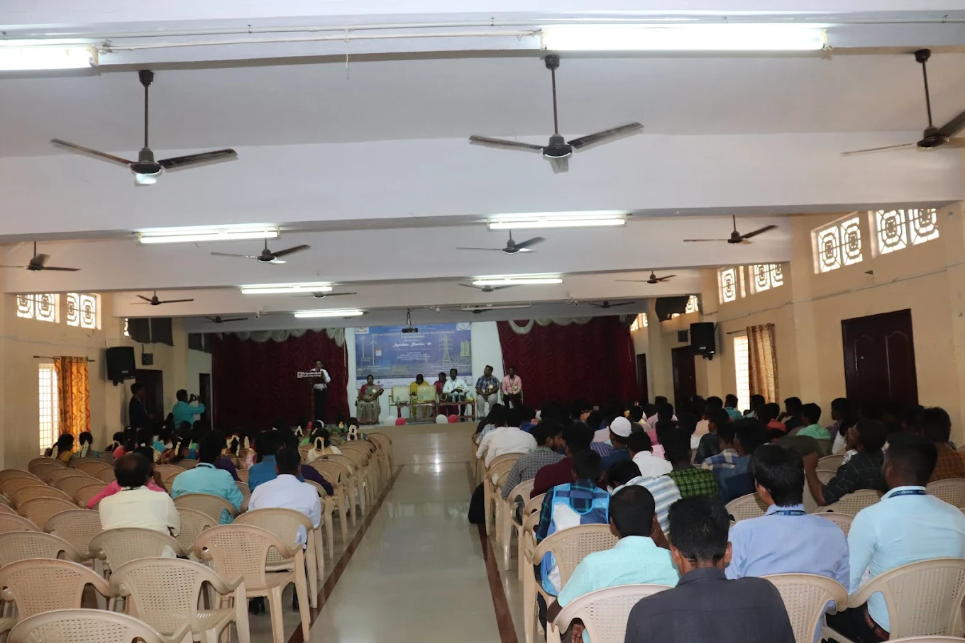 Priyadarshini Engineering College campus gallery image 4